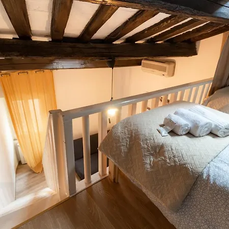Apartament Trastevere Four Seasons Trilussa 2 *